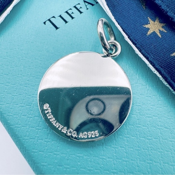 Tiffany & Co. Letter Y Round Tag Initial Charm in Sterling Silver with Pouch - Picture 6 of 8